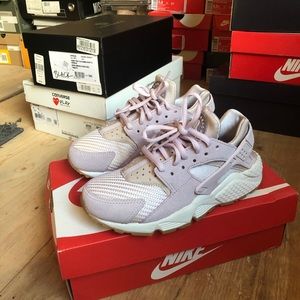 Nike air Huarache run size 5.5